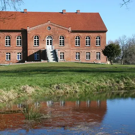 شقة Im Kranich Hessenburg